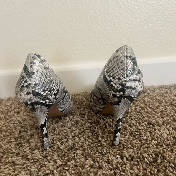 High heels - Picture 4 of 5